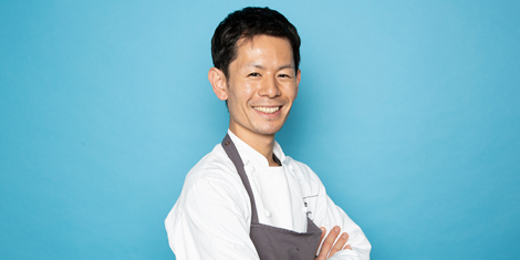 Portrait de ​​​​​​​Keisuke Sato, chef pâtissier de la pâtisserie Gilles Marchal à Paris