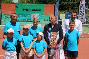 01_Tournoi-paratennis-chauray-2022-remise-coupe-kids-credit-pascal-grelier-300px.jpg...